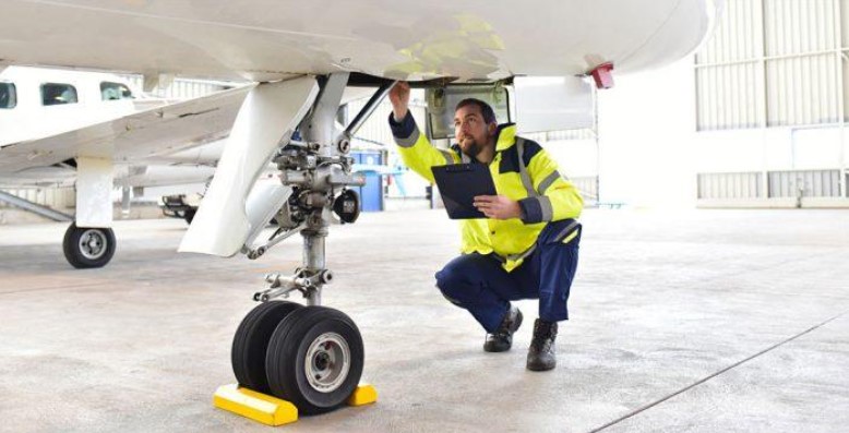 The Pros Of Aircraft Mechanic Training To Aspiring Applicants